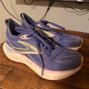 Brooks Women's Lavender and Yellow Athletic Shoes